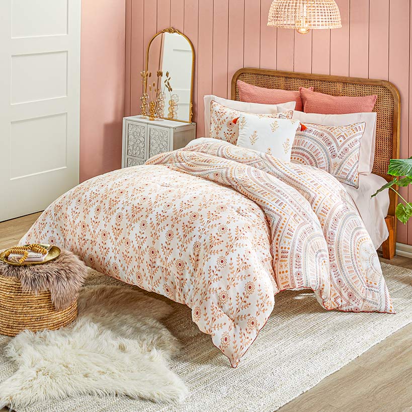 Reversible Comforter Set with Accent Pillow W20998