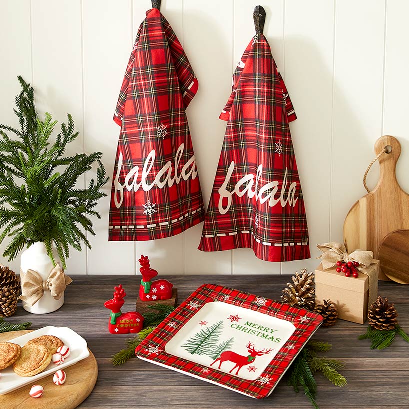 Christmas Deer Kitchen - Magnet or Salt & Pepper Shakers