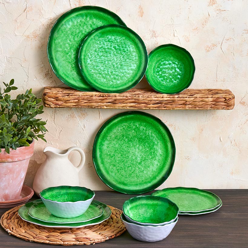 Vibrant Melamine Dinnerware Set for 4 F82355