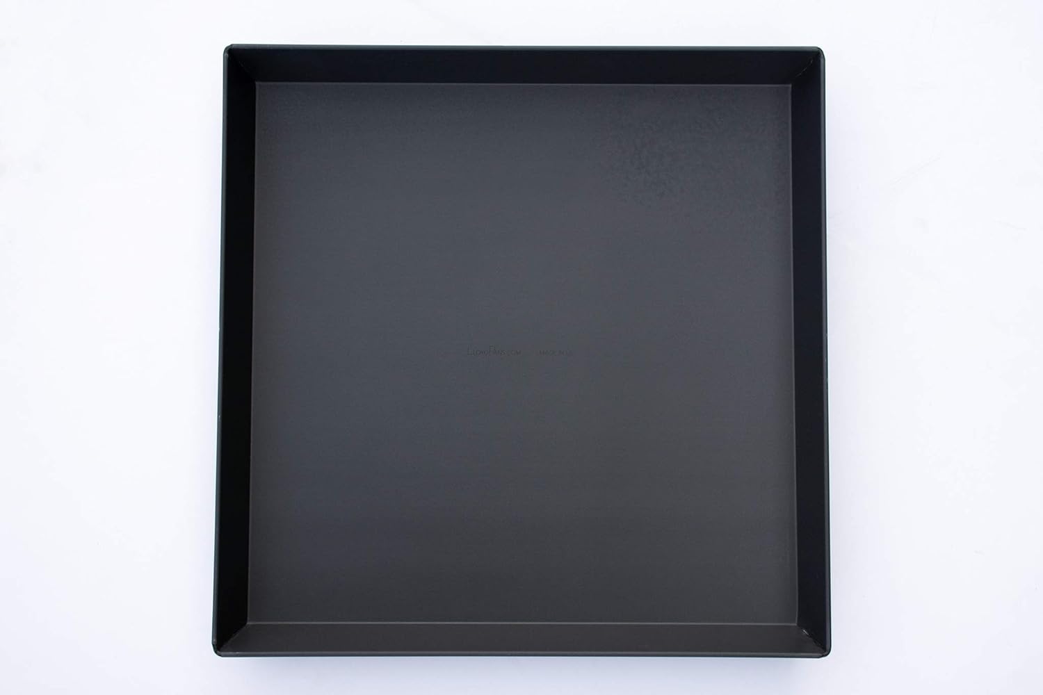14x14x1.5 inch Pre-Seasoned Pizza Pan U6015
