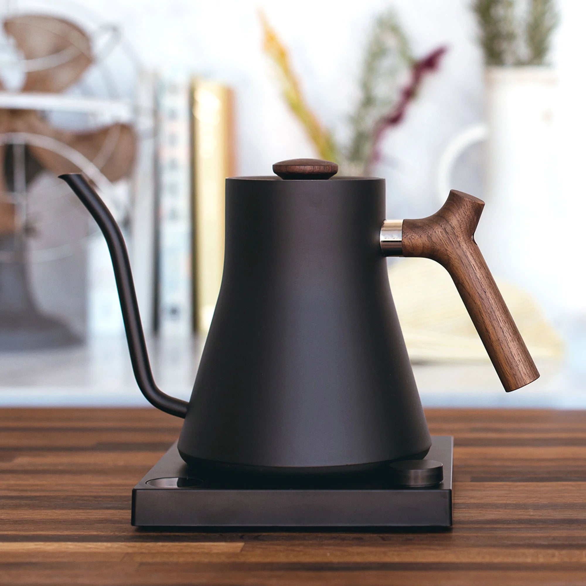 Matte Black Electric Pour Over Kettle with Walnut Handle J6363