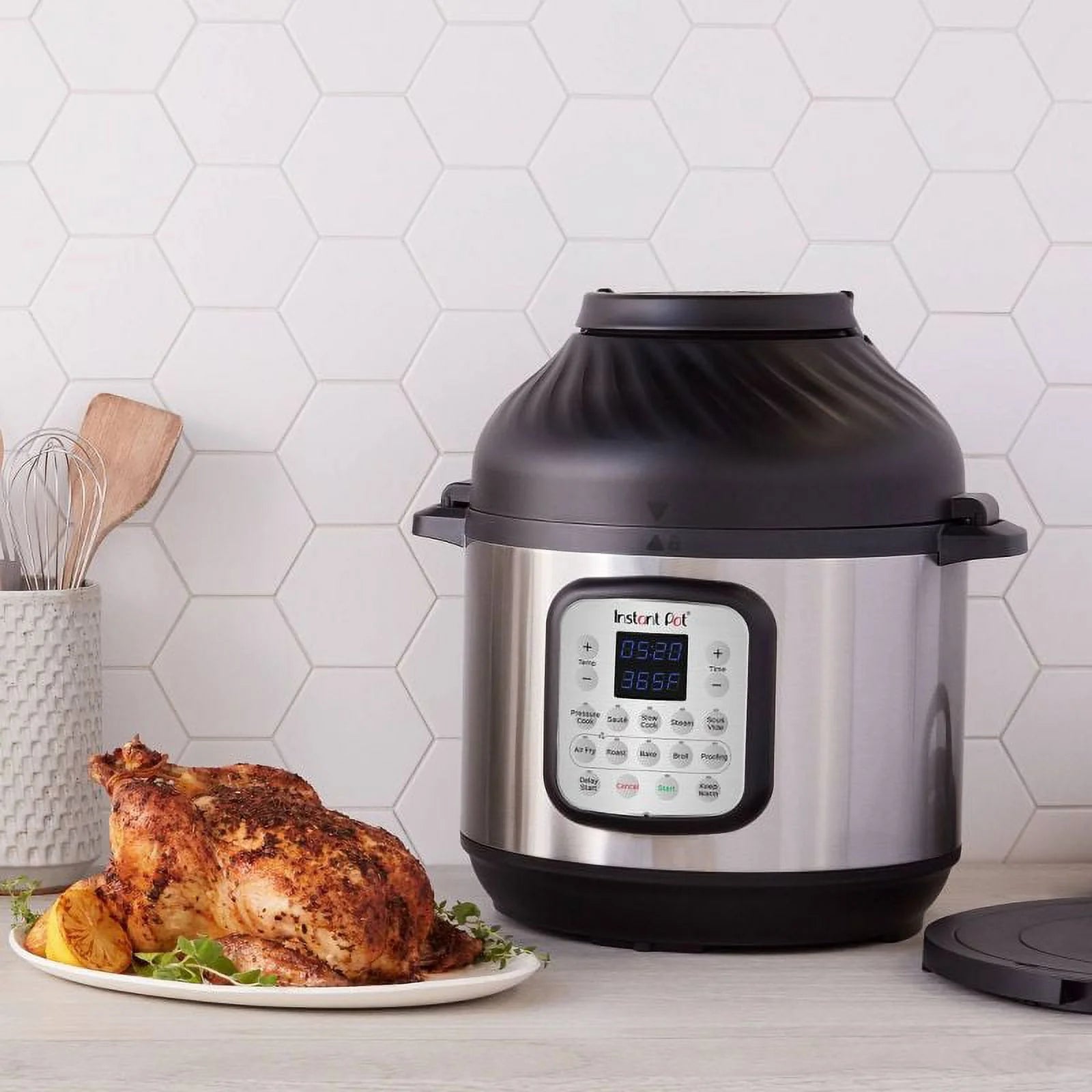 6qt Electric Pressure Cooker with Air Fryer Lid B610558