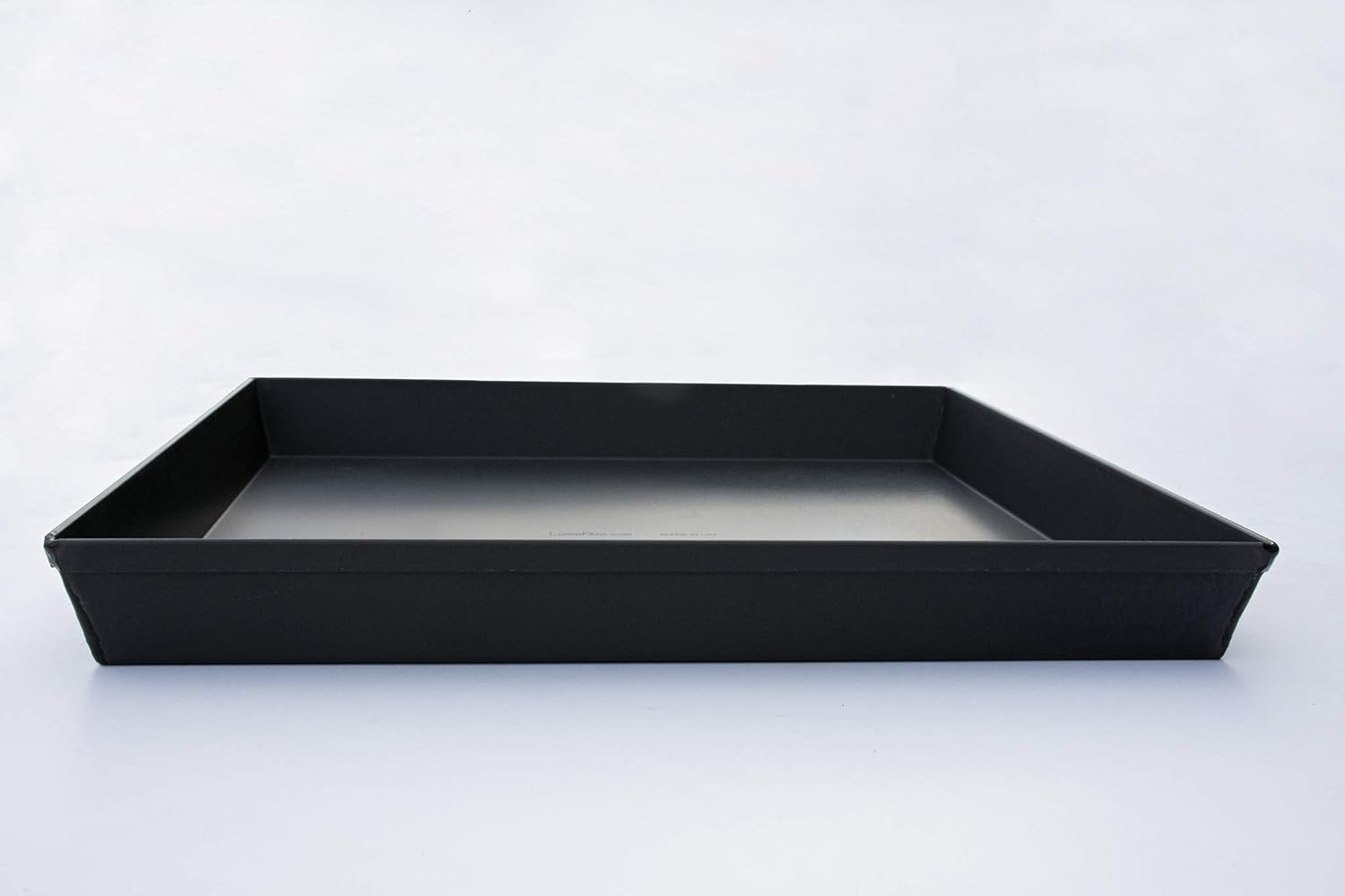 14x14x1.5 inch Pre-Seasoned Pizza Pan U6015