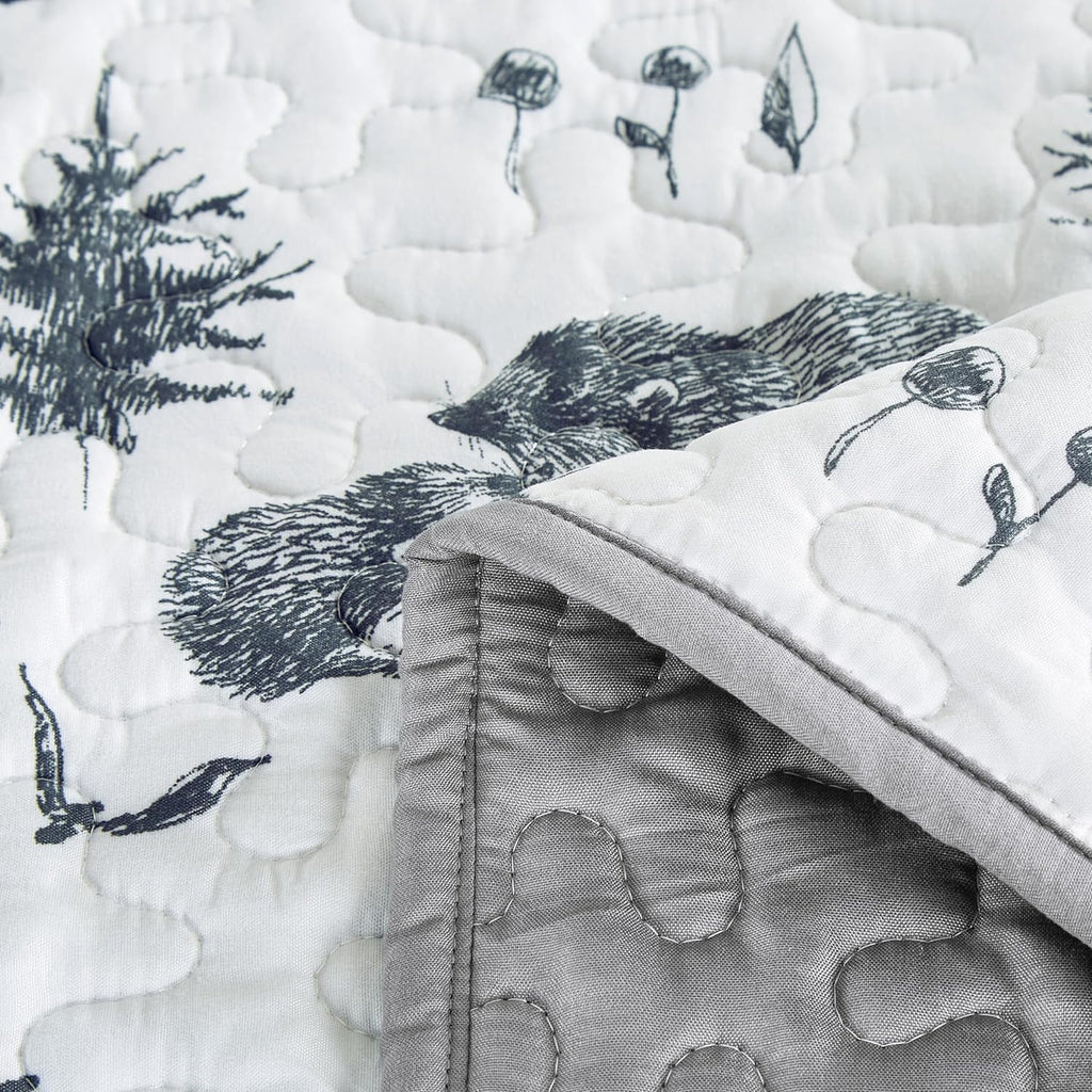 3-Piece King White Black Gray Microfiber Quilt Set X968673