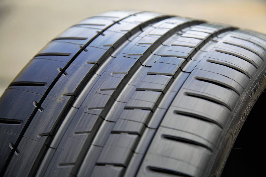 245/40ZR19 Tire J798
