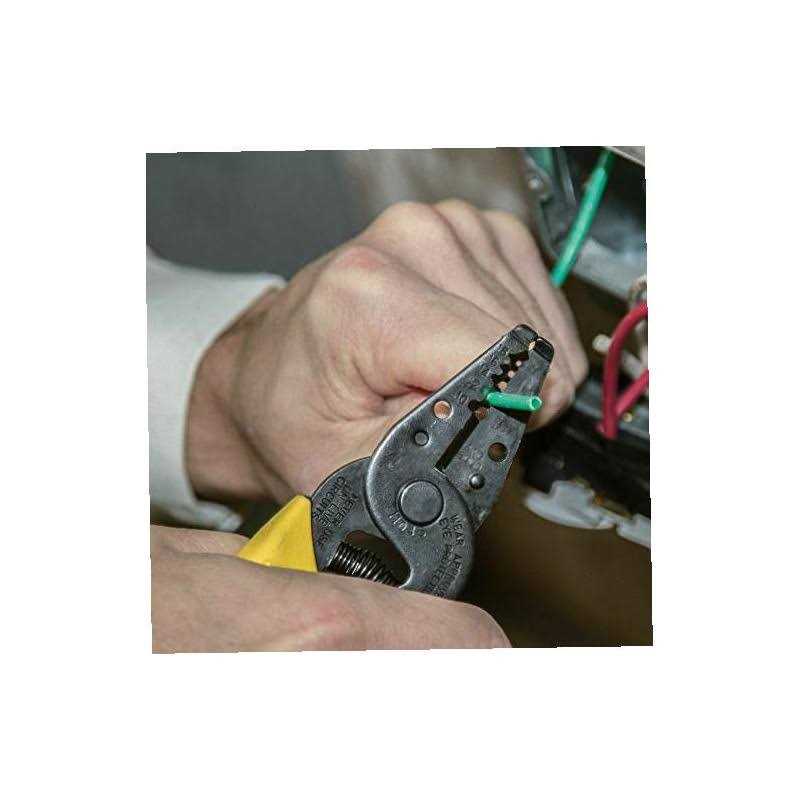 28-Piece Electrician Tool Set C248