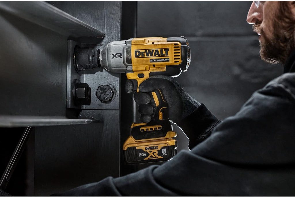 20V MAX Cordless Impact Wrench Kit, 1/2" Hog Ring B64978