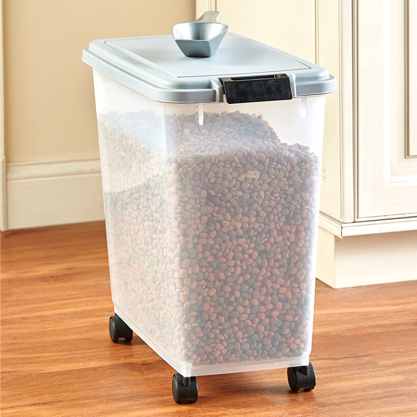 Airtight Pet Food Storage Container with Wheels and Scoop X919085