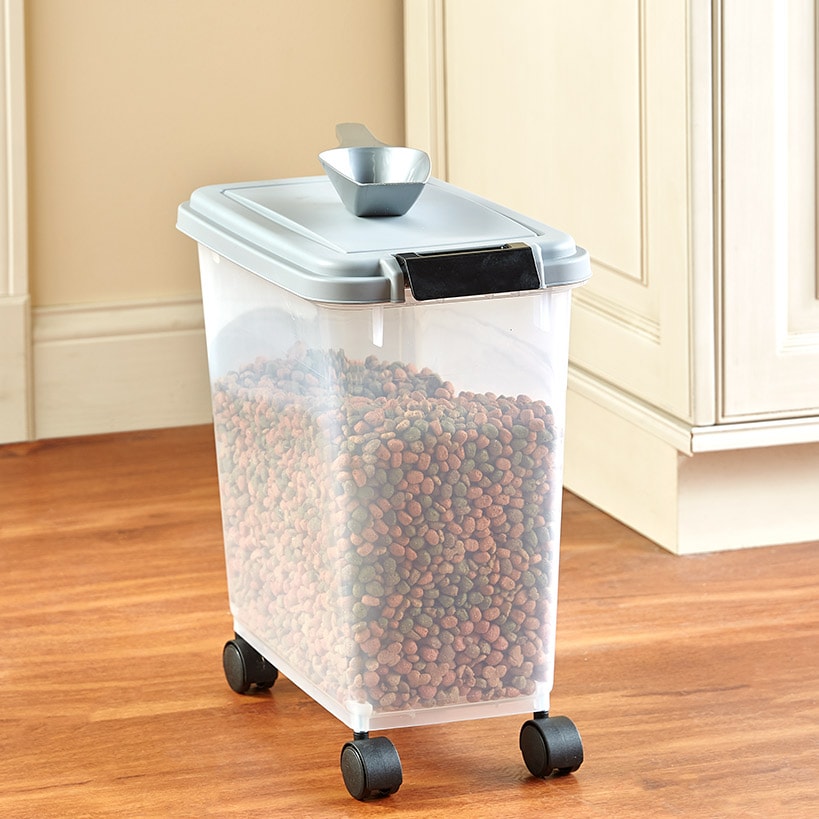 Airtight Pet Food Storage Container with Wheels and Scoop X919085