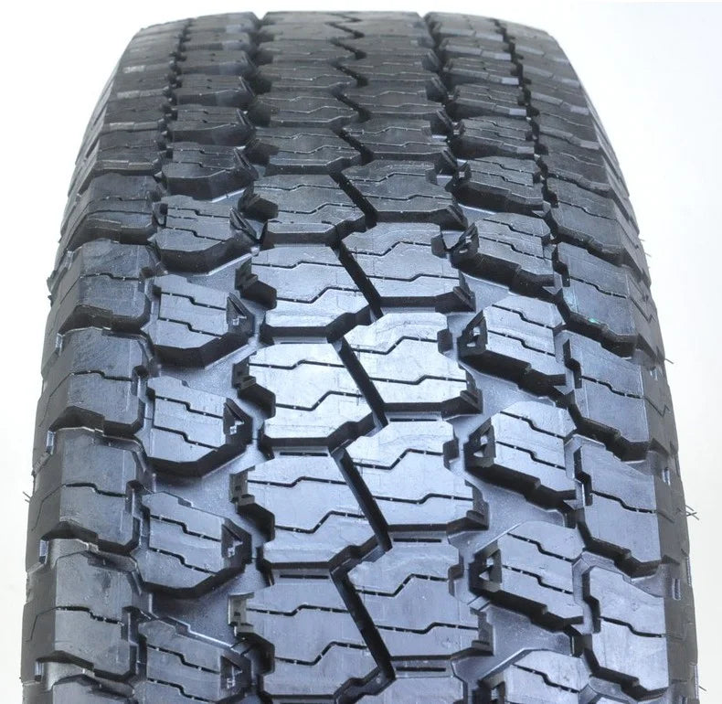 P265/70R17 113S All-Season Tire T812430