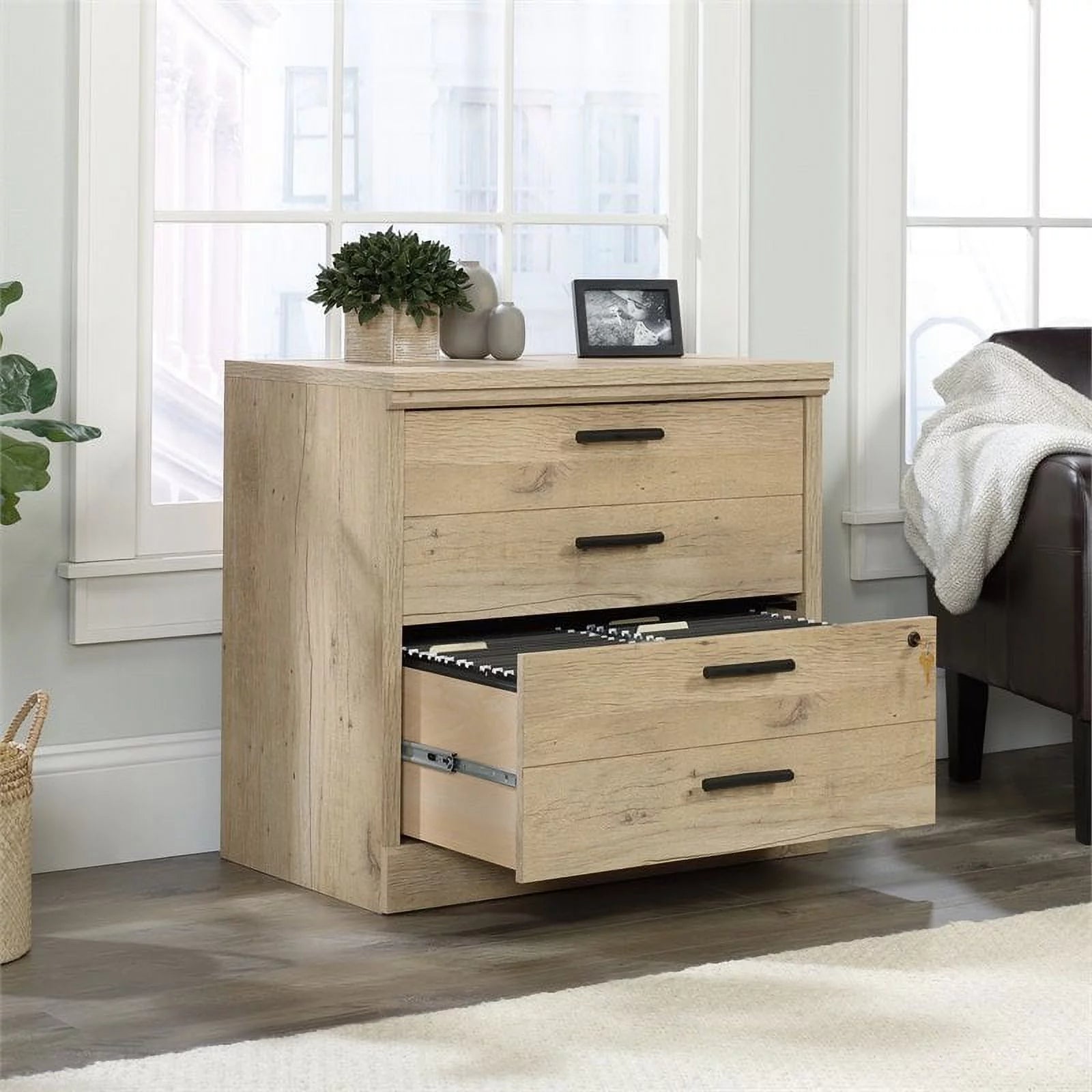 Traditional Engineered Wood Lateral File Cabinet in Prime Oak L5190