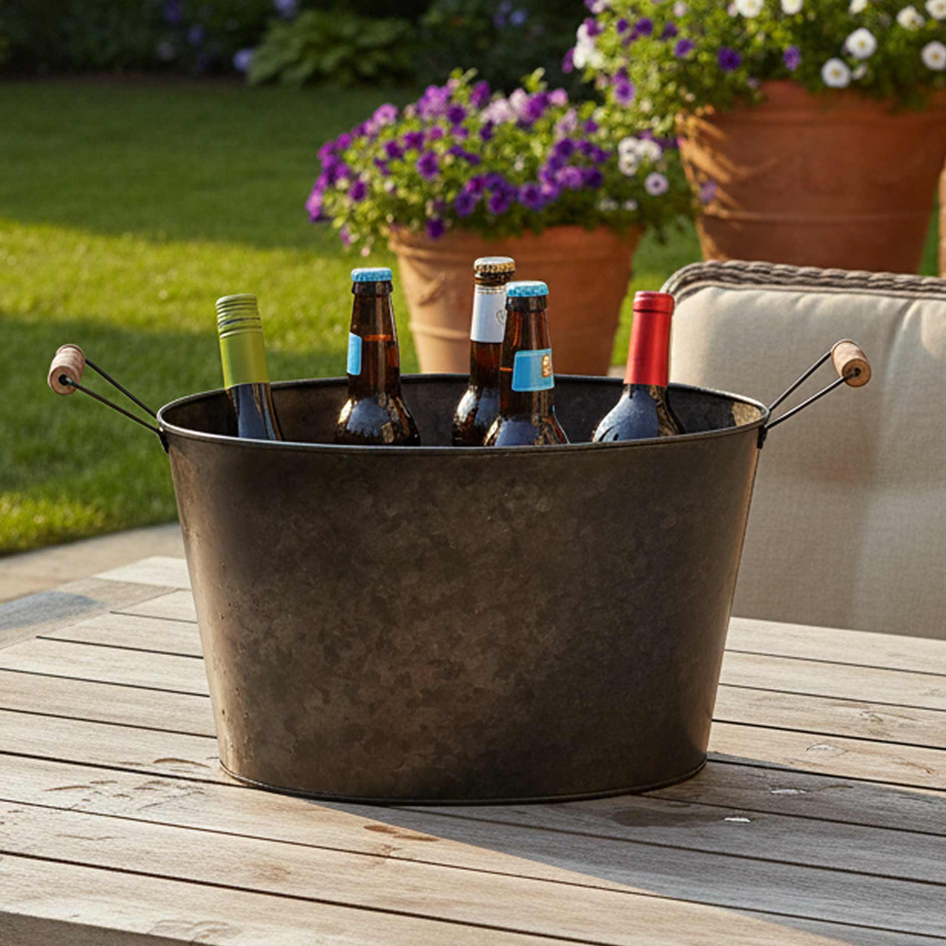 Black Metal Galvanized Ice Bucket Cooler