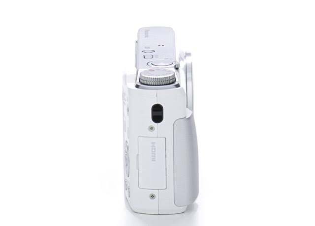 White Digital Camera P199418