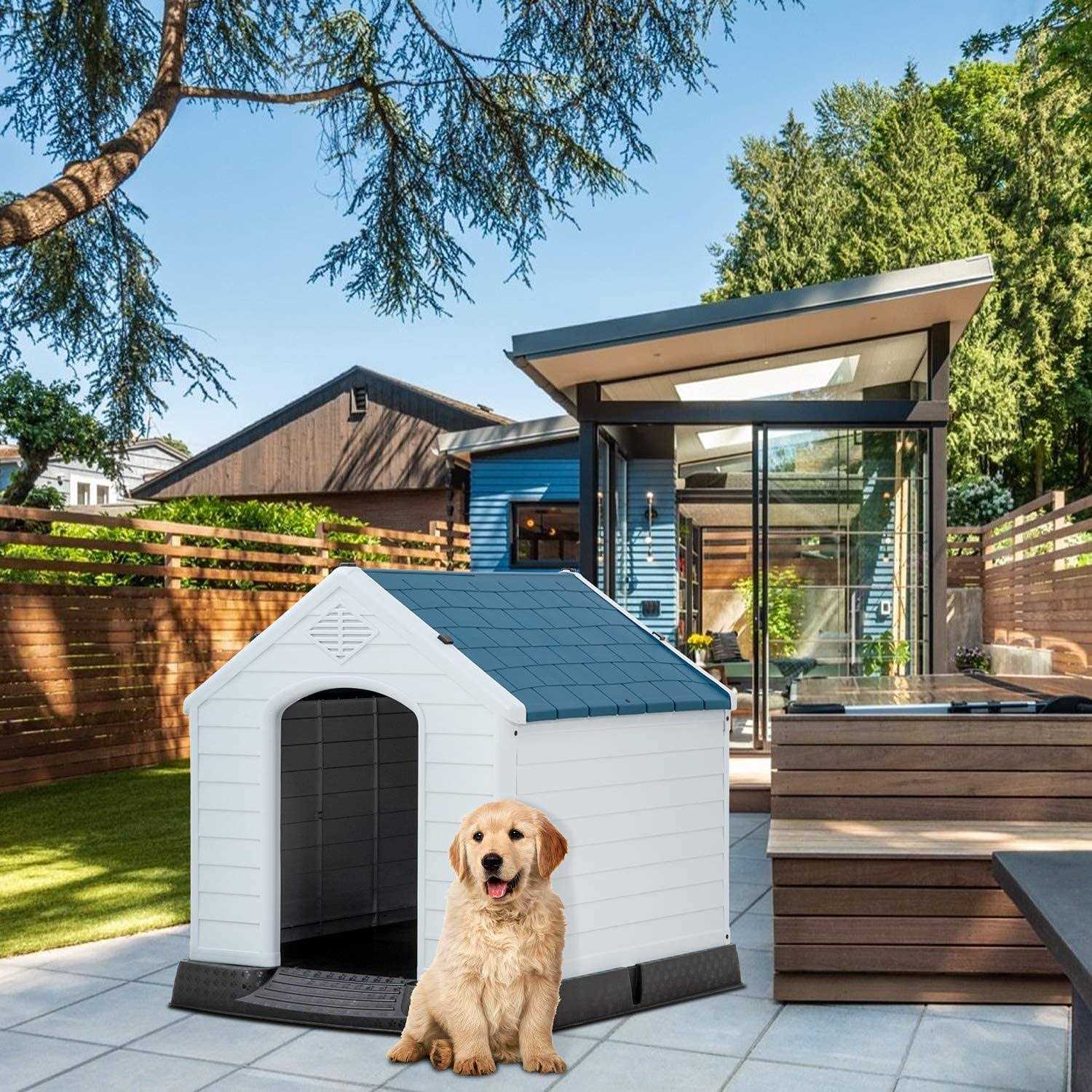 Large Plastic Insulated Dog House D92091