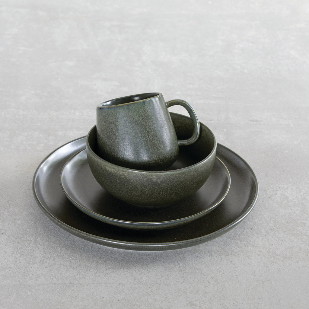 16 Piece Stoneware Dinnerware Set W4667