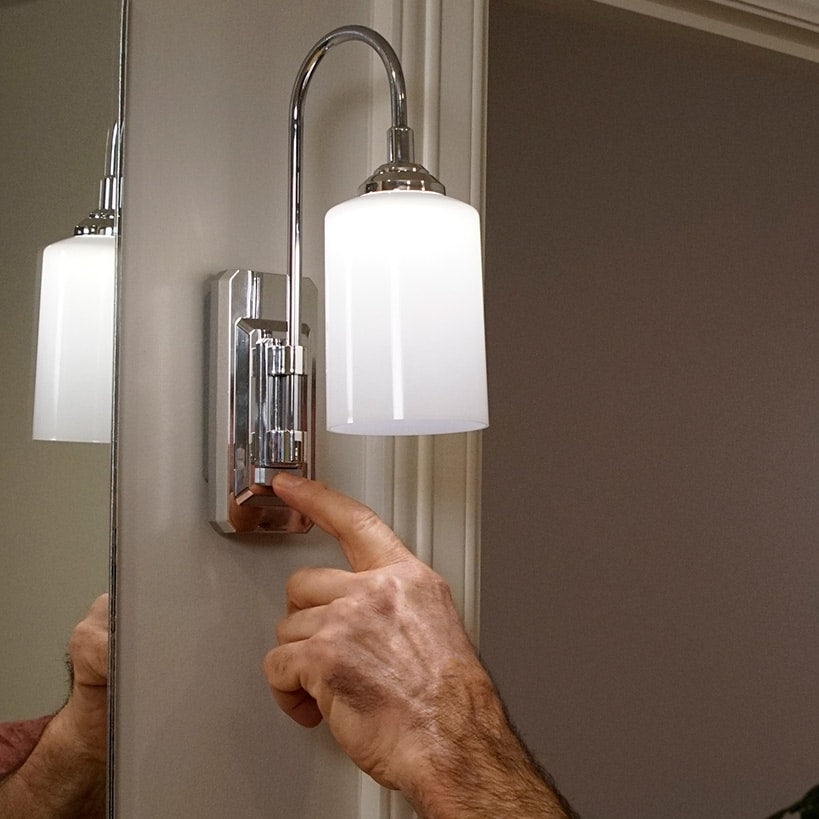 Smart Sconce™ Dimmable Wireless Wall Light With Remote