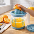Measuring Cup and Juicer with Lid R798569
